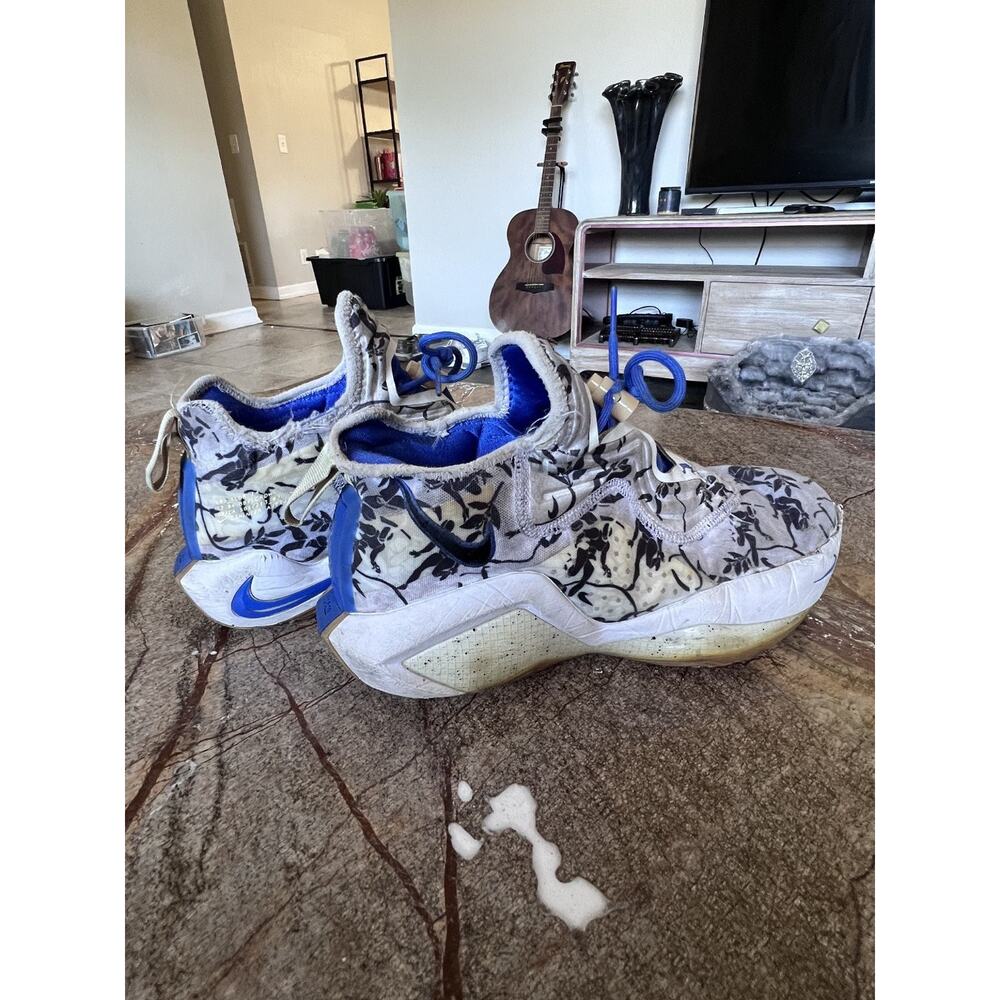 Nike LeBron Witness 5 Men's 9.5 Floral Camo Royal Blue Basketball Shoes